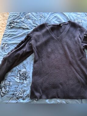 Express Women's Dark Navy V-Neck Ruffle-Sleeve Sweater